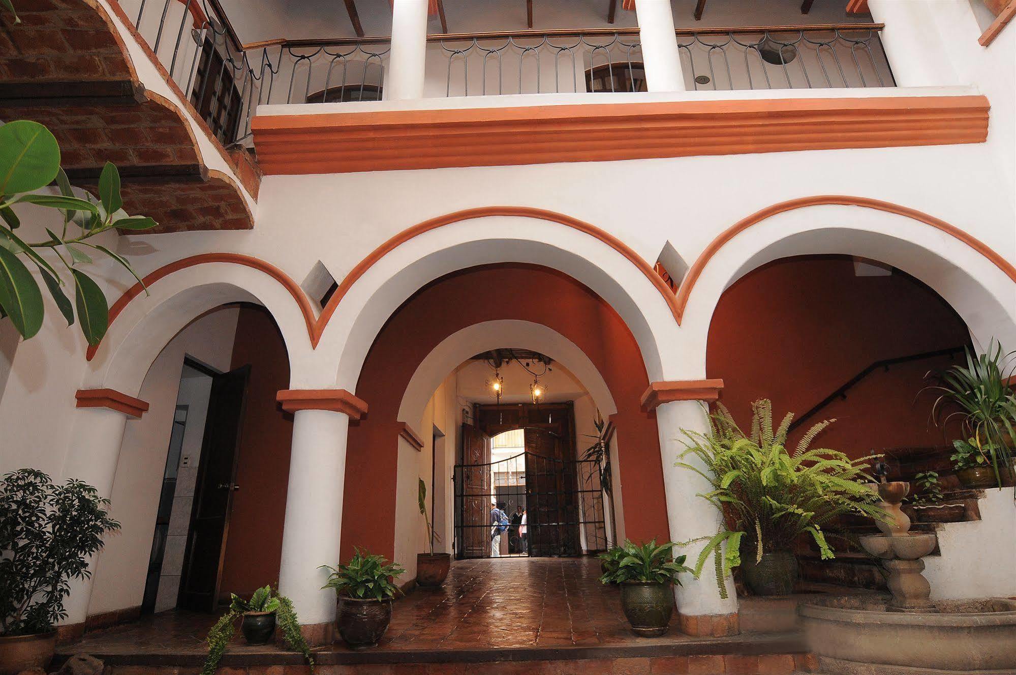 Hostal Recoleta Sur Sucre Luaran gambar