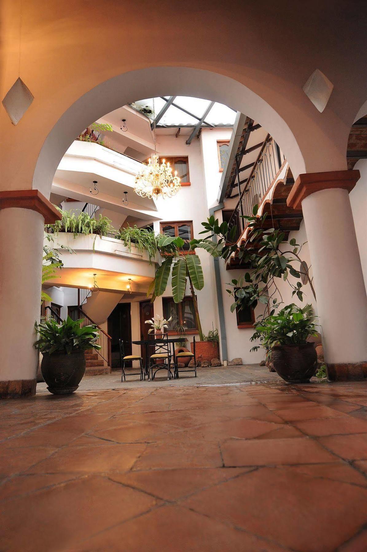 Hostal Recoleta Sur Sucre Luaran gambar